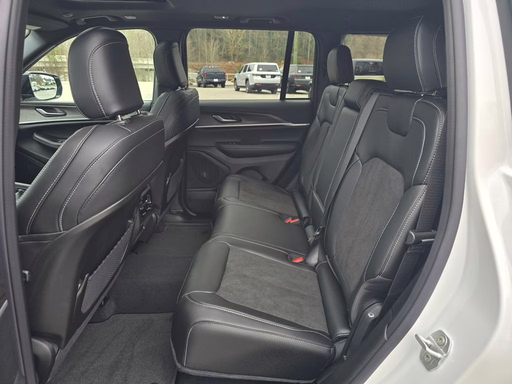 2026 Bright White Clearcoat Jeep Grand Cherokee Laredo Altitude 4X4 SUV