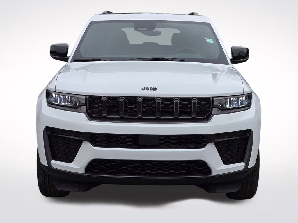 2026 Bright White Clearcoat Jeep Grand Cherokee Laredo Altitude 4X4 SUV