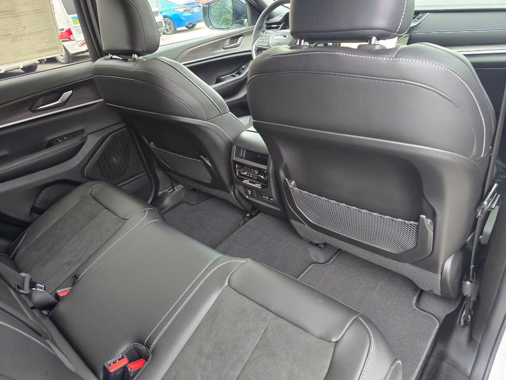 2026 Bright White Clearcoat Jeep Grand Cherokee Laredo Altitude 4X4 SUV