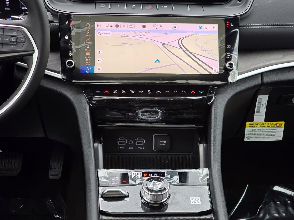 2026 Bright White Clearcoat Jeep Grand Cherokee Laredo Altitude 4X4 SUV