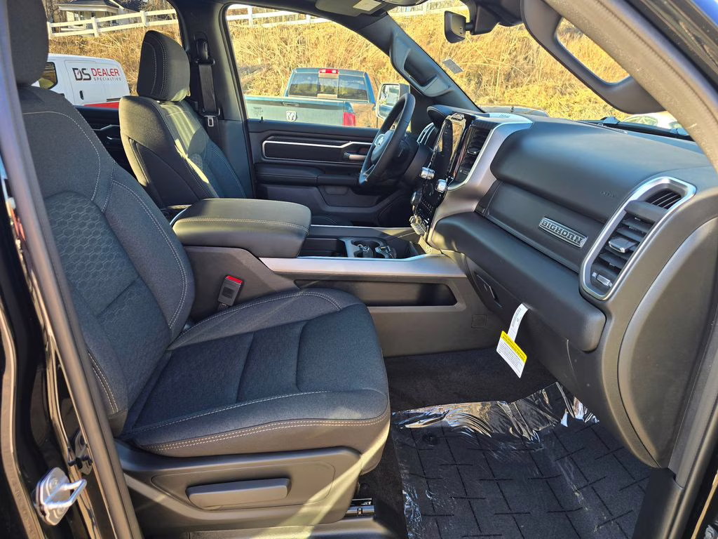 2026 Diamond Black Crystal Pearlcoat Ram 1500 Big Horn/Lone Star 4X4 Truck