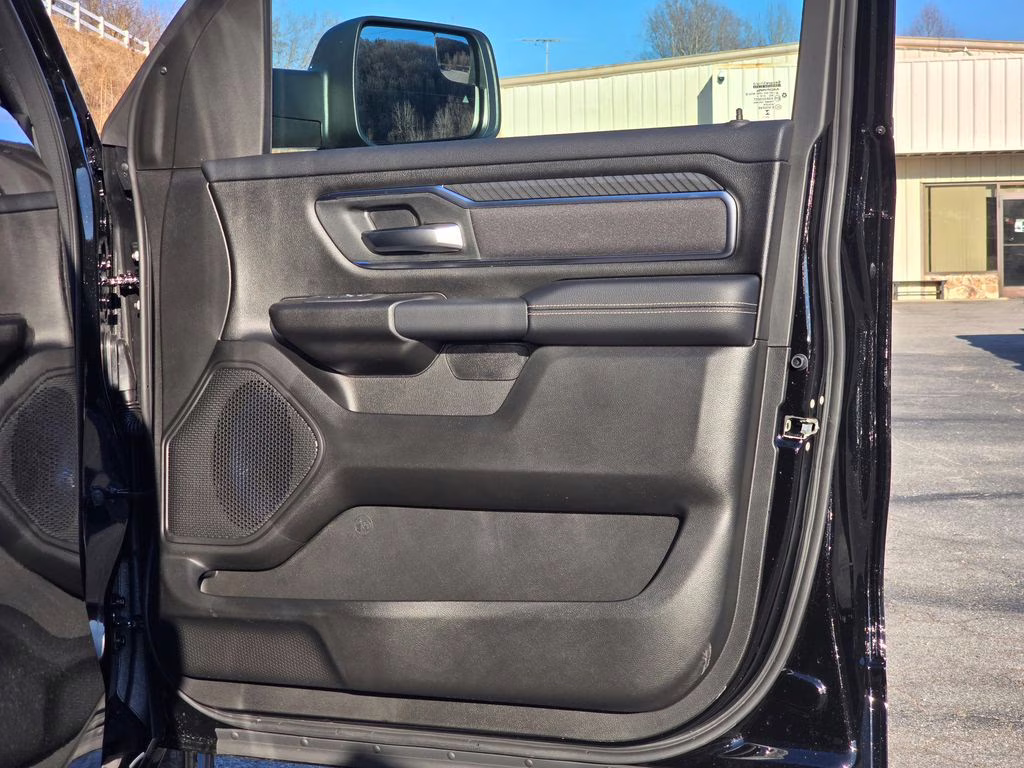 2026 Diamond Black Crystal Pearlcoat Ram 1500 Big Horn/Lone Star 4X4 Truck