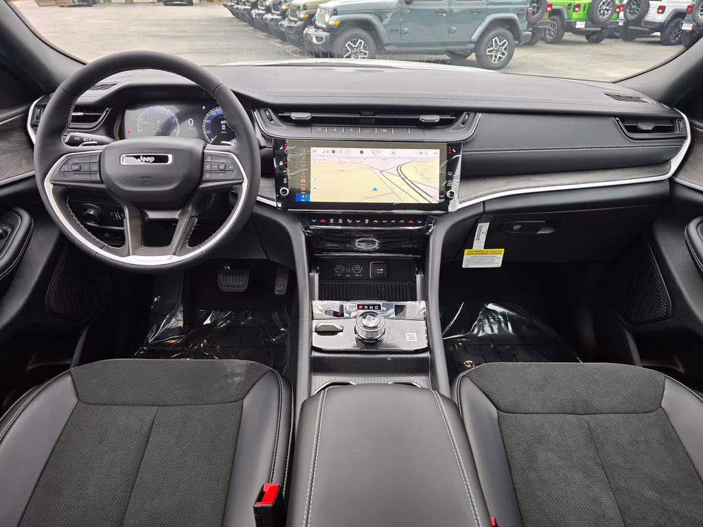 2026 Bright White Clearcoat Jeep Grand Cherokee Laredo Altitude 4X4 SUV