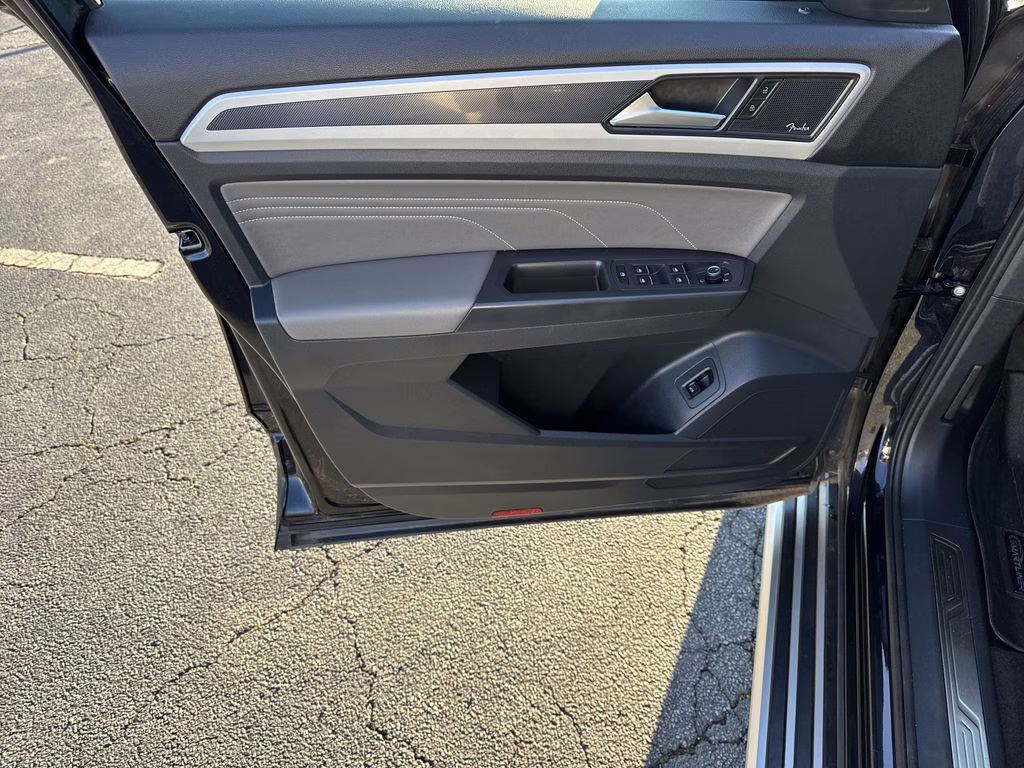 2022 Deep Black Pearl Volkswagen Atlas 3.6L V6 SEL Premium R-Line AWD SUV