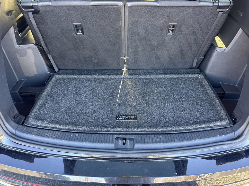 2022 Deep Black Pearl Volkswagen Atlas 3.6L V6 SEL Premium R-Line AWD SUV