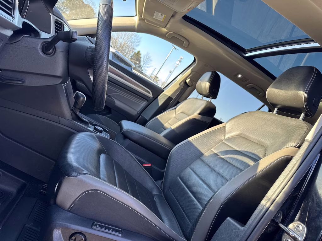 2022 Deep Black Pearl Volkswagen Atlas 3.6L V6 SEL Premium R-Line AWD SUV