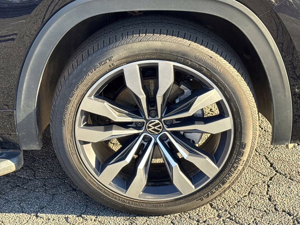 2022 Deep Black Pearl Volkswagen Atlas 3.6L V6 SEL Premium R-Line AWD SUV