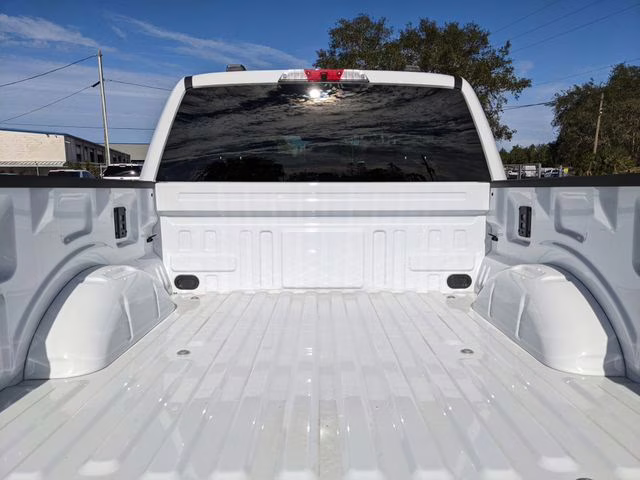 2025 Oxford White Ford F-150 Lightning Flash AWD Truck