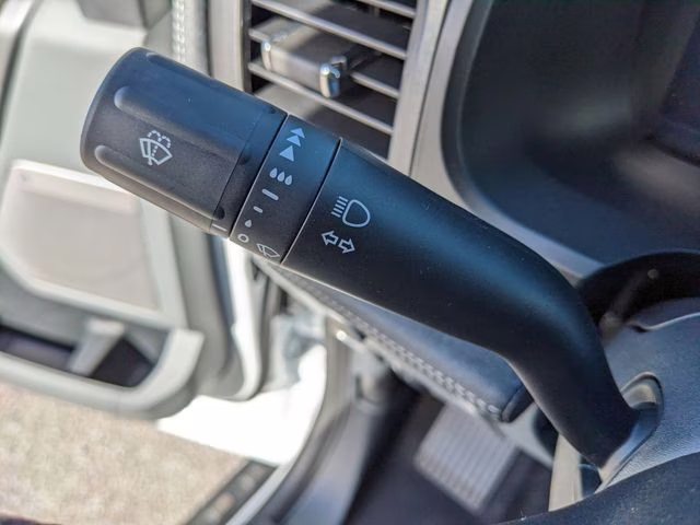 2025 Oxford White Ford F-150 Lightning Flash AWD Truck