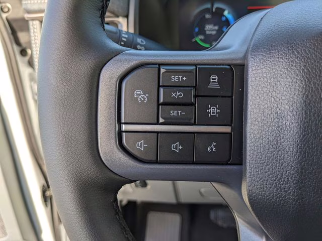 2025 Oxford White Ford F-150 Lightning Flash AWD Truck