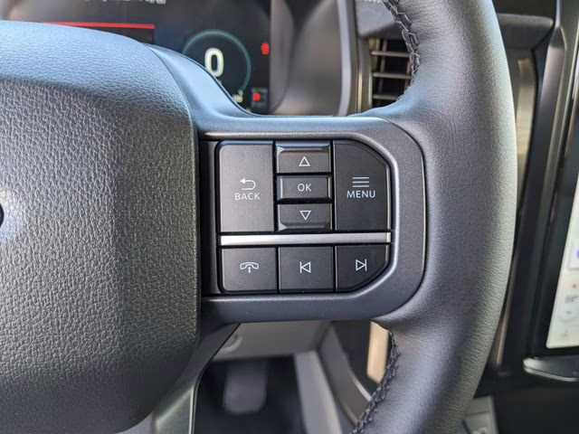 2025 Oxford White Ford F-150 Lightning Flash AWD Truck