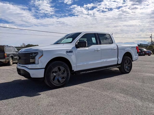 2025 Oxford White Ford F-150 Lightning Flash AWD Truck