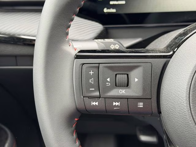 2026 Yuzu Yellow/Super Black Nissan Kicks SR FWD SUV