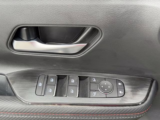 2026 Yuzu Yellow/Super Black Nissan Kicks SR FWD SUV