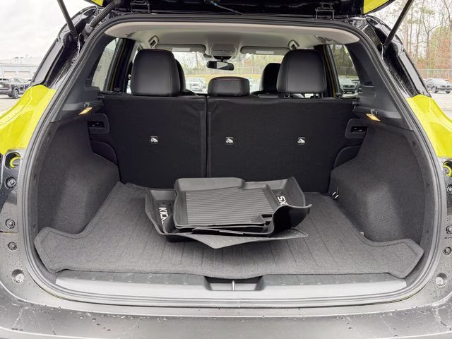 2026 Yuzu Yellow/Super Black Nissan Kicks SR FWD SUV