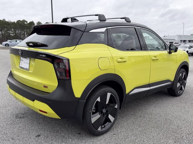 2026 Yuzu Yellow/Super Black Nissan Kicks SR FWD SUV