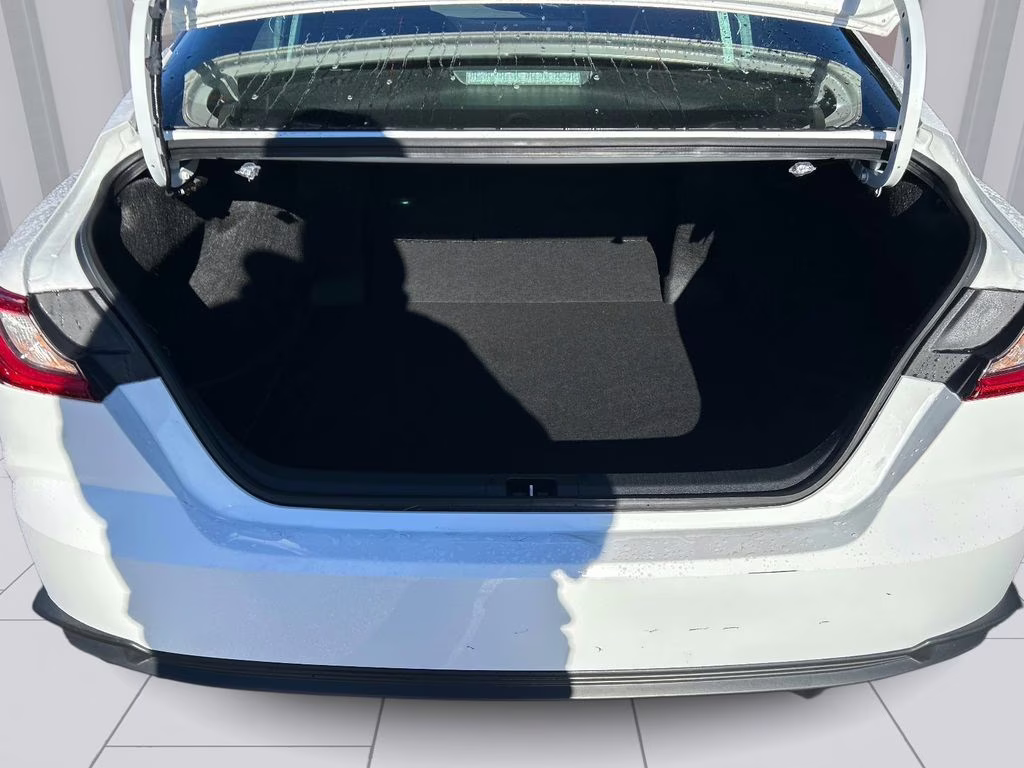 2025 Wind Chill Pearl Toyota Camry SE FWD Sedan