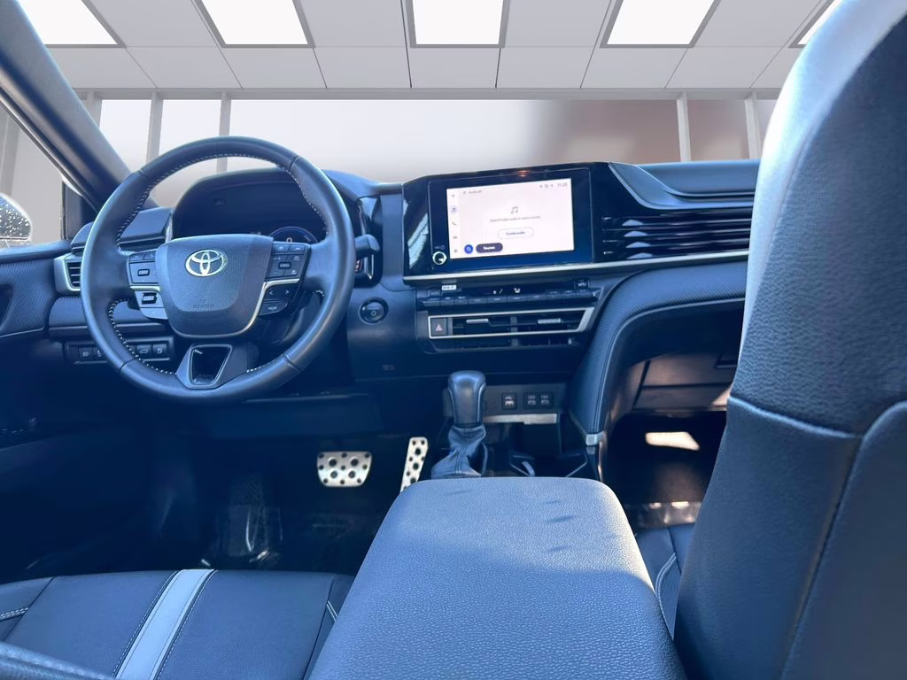 2025 Wind Chill Pearl Toyota Camry SE FWD Sedan