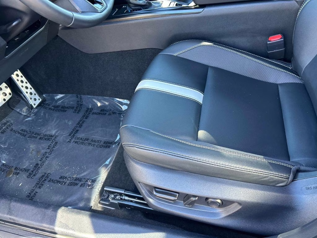 2025 Wind Chill Pearl Toyota Camry SE FWD Sedan