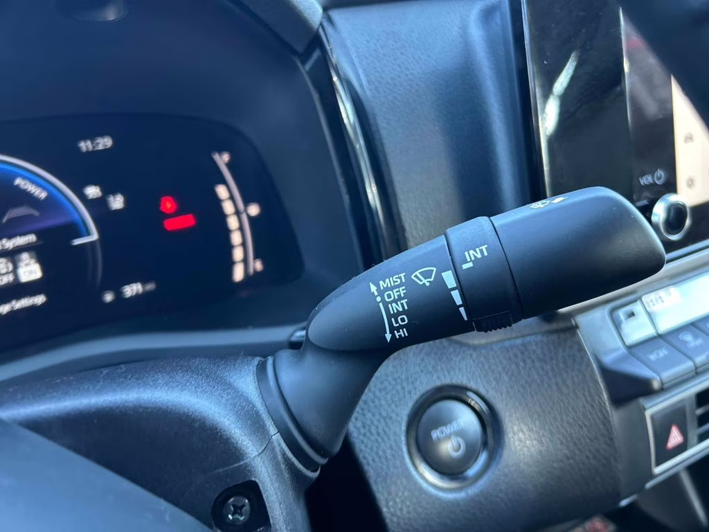 2025 Wind Chill Pearl Toyota Camry SE FWD Sedan