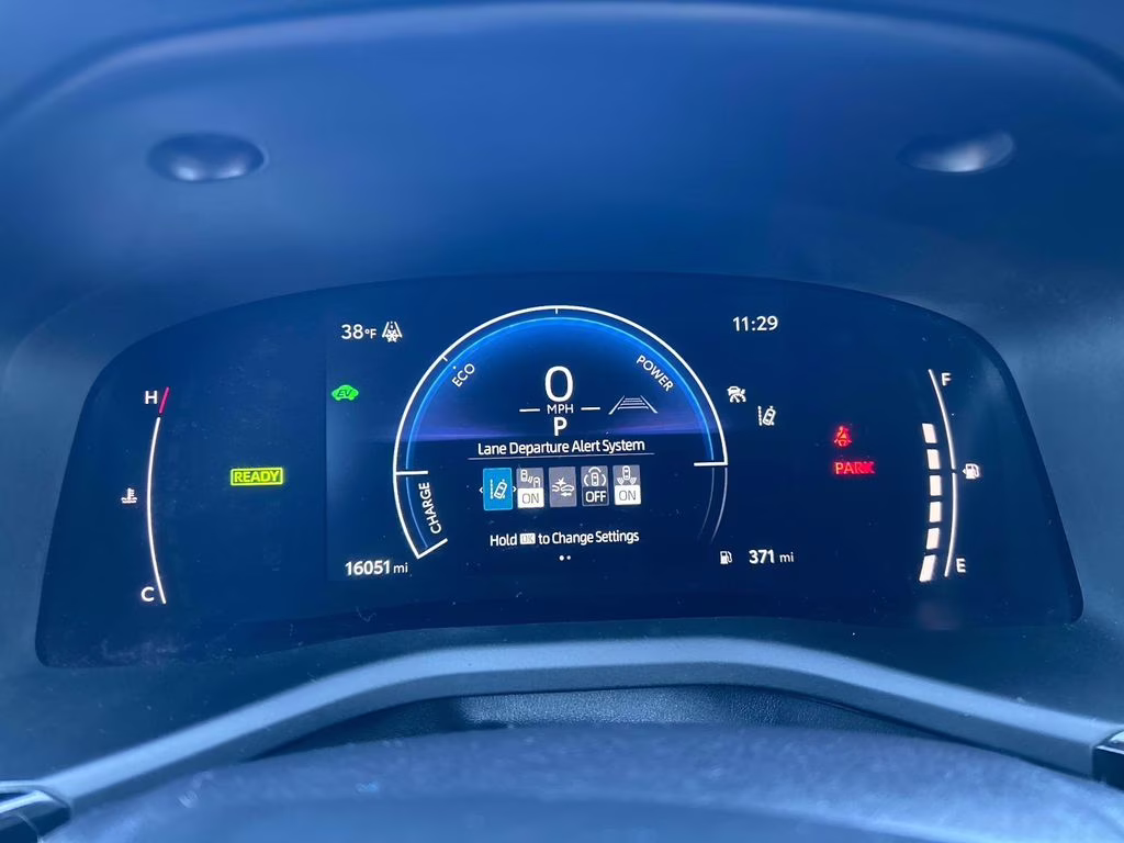 2025 Wind Chill Pearl Toyota Camry SE FWD Sedan