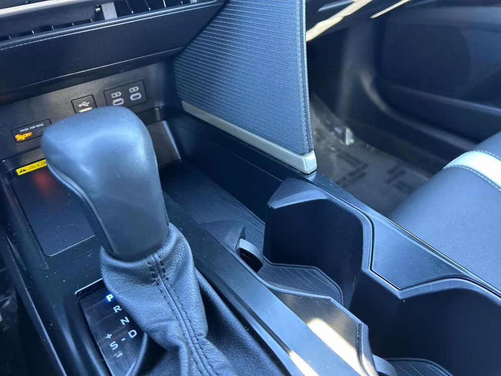 2025 Wind Chill Pearl Toyota Camry SE FWD Sedan