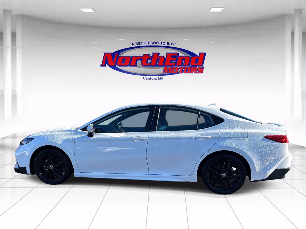 2025 Wind Chill Pearl Toyota Camry SE FWD Sedan