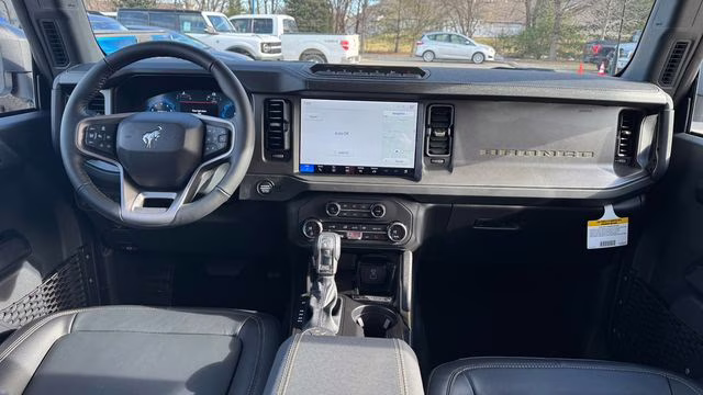 2025 Oxford White Ford Bronco Badlands 4X4 SUV