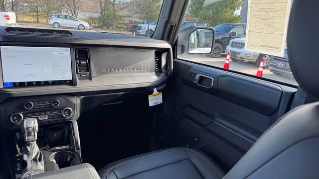 2025 Oxford White Ford Bronco Badlands 4X4 SUV