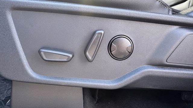 2025 Oxford White Ford Bronco Badlands 4X4 SUV