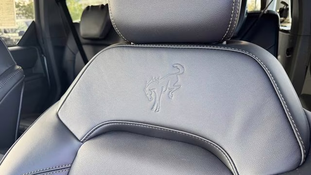 2025 Oxford White Ford Bronco Badlands 4X4 SUV