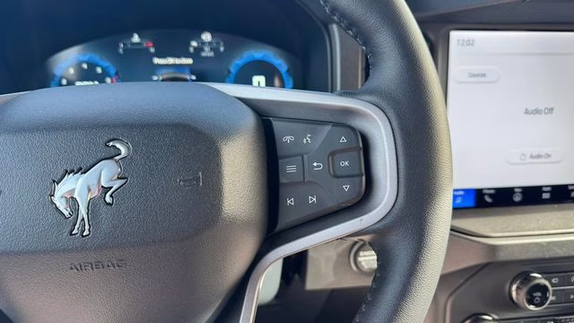 2025 Oxford White Ford Bronco Badlands 4X4 SUV
