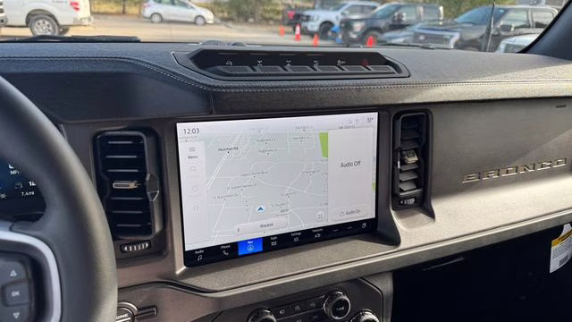 2025 Oxford White Ford Bronco Badlands 4X4 SUV