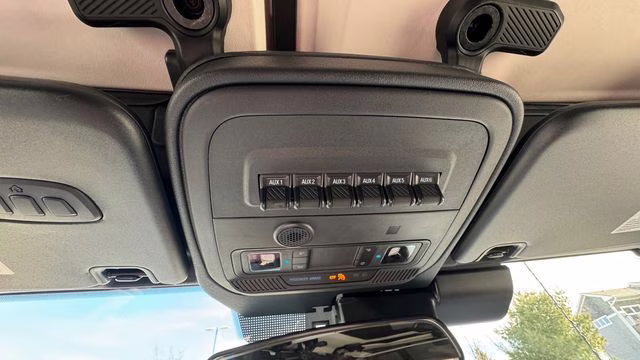 2025 Oxford White Ford Bronco Badlands 4X4 SUV