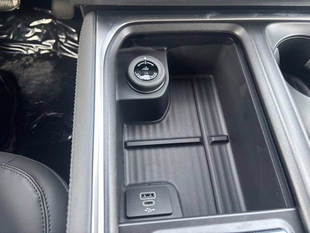 2026 Glacier Gray Metallic Tri-Coat Ford Expedition Max Active 4X4 SUV