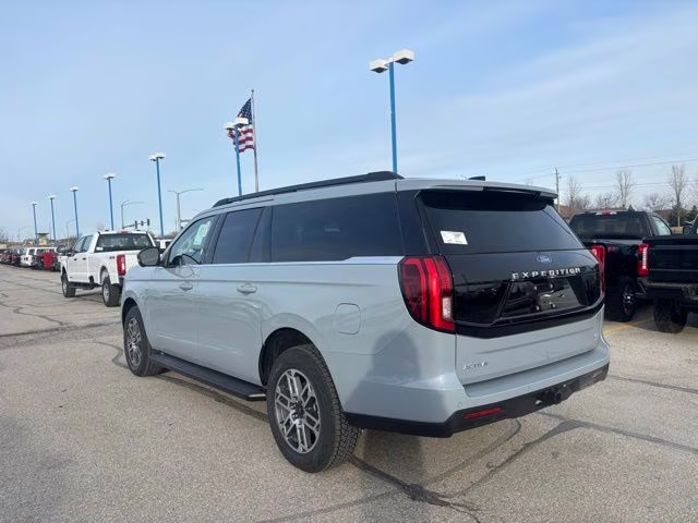 2026 Glacier Gray Metallic Tri-Coat Ford Expedition Max Active 4X4 SUV