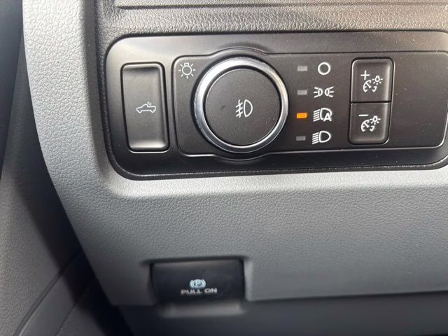 2026 Oxford White Ford Super Duty F-250 SRW XL 4X4 Truck