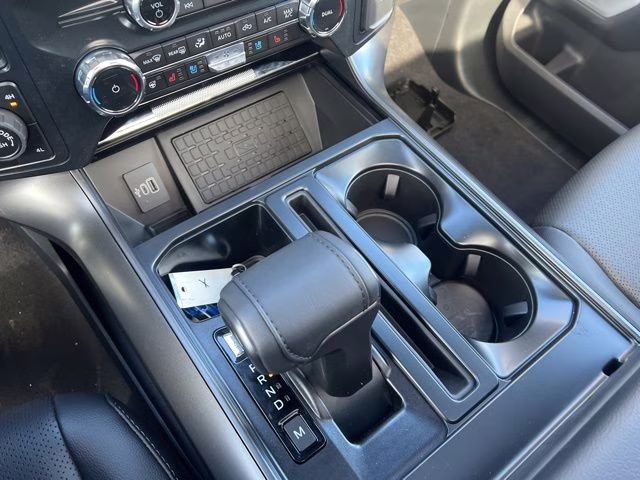 2026 Avalanche Ford F-150 Lariat 4X4 Truck