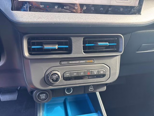 2026 Oxford White Ford Maverick XLT AWD Truck