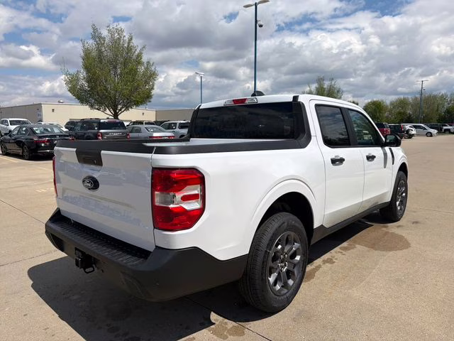 2026 Oxford White Ford Maverick XLT AWD Truck