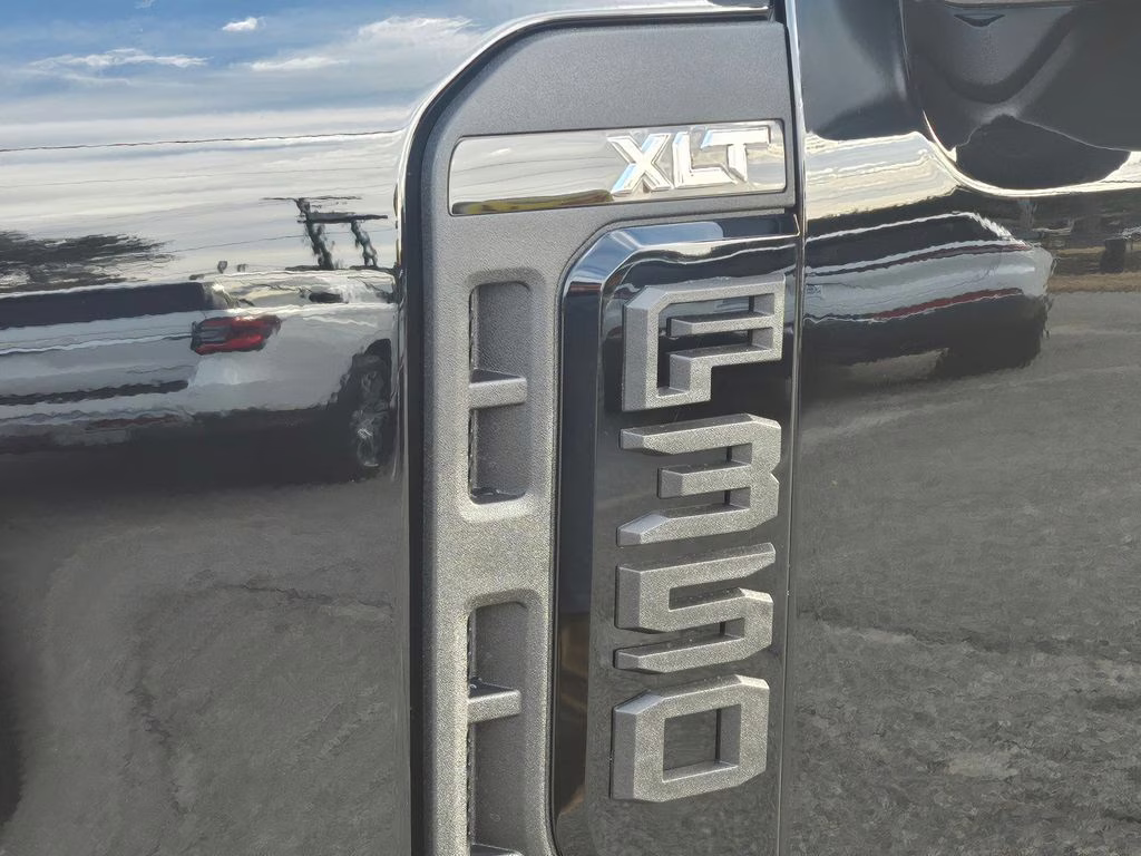 2026 Agate Black Metallic Ford Super Duty F-350 SRW XLT 4X4 Truck