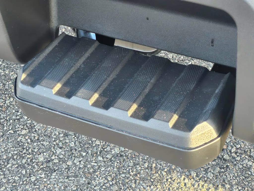 2026 Carbonized Gray Metallic Ford Super Duty F-350 SRW Lariat 4X4 Truck