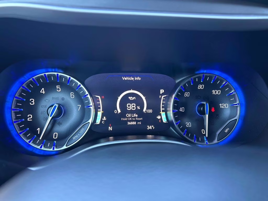 2024 Bright White Clearcoat Chrysler Pacifica Touring L FWD Van