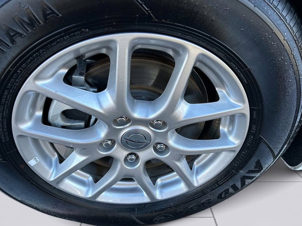 2024 Bright White Clearcoat Chrysler Pacifica Touring L FWD Van