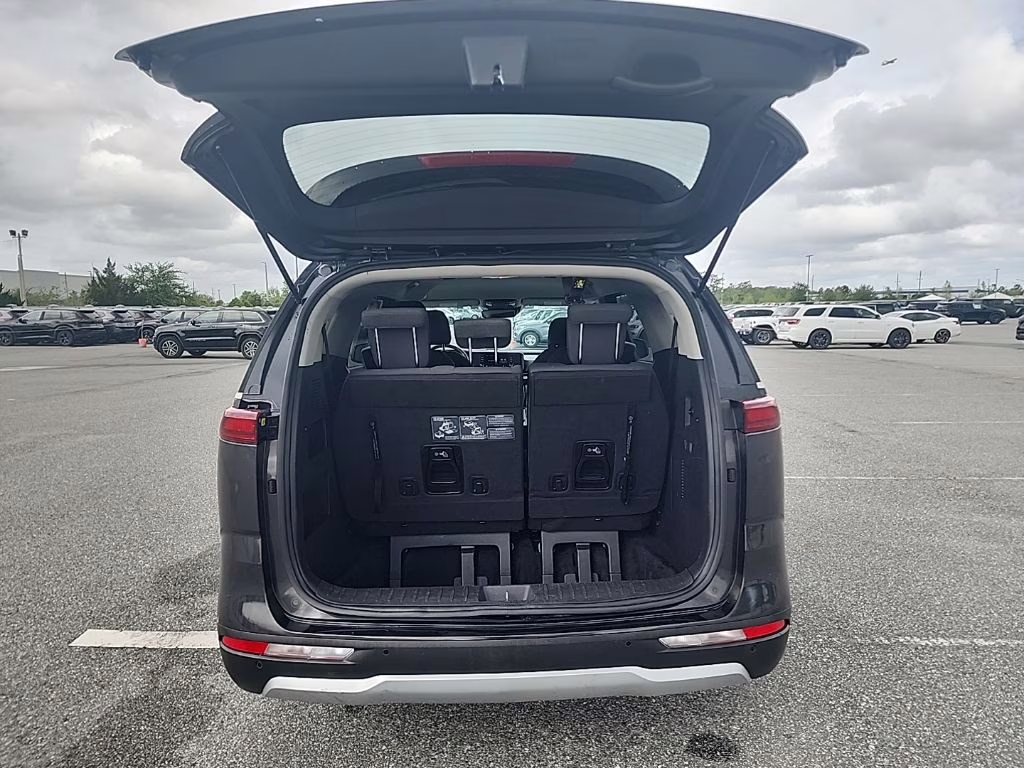 2022 Black Kia Carnival LX FWD Van