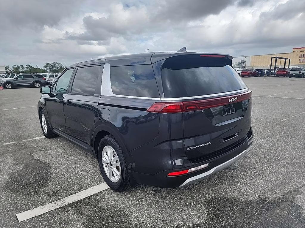 2022 Black Kia Carnival LX FWD Van
