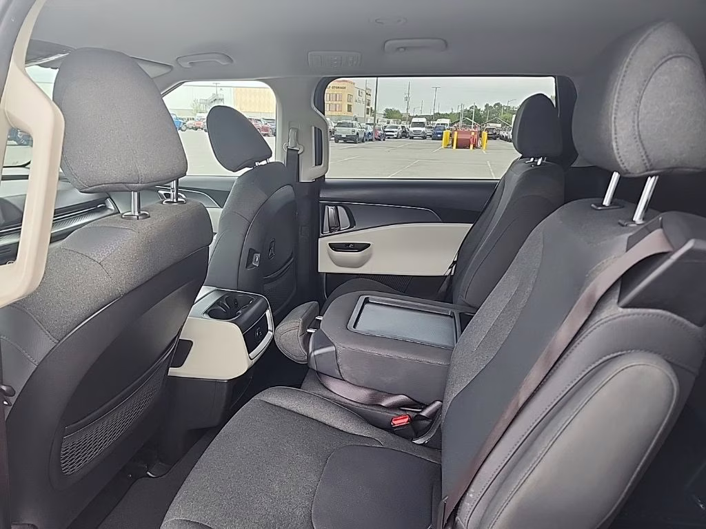 2022 Black Kia Carnival LX FWD Van