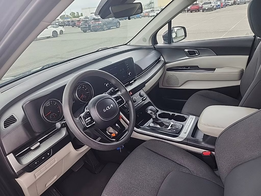 2022 Black Kia Carnival LX FWD Van