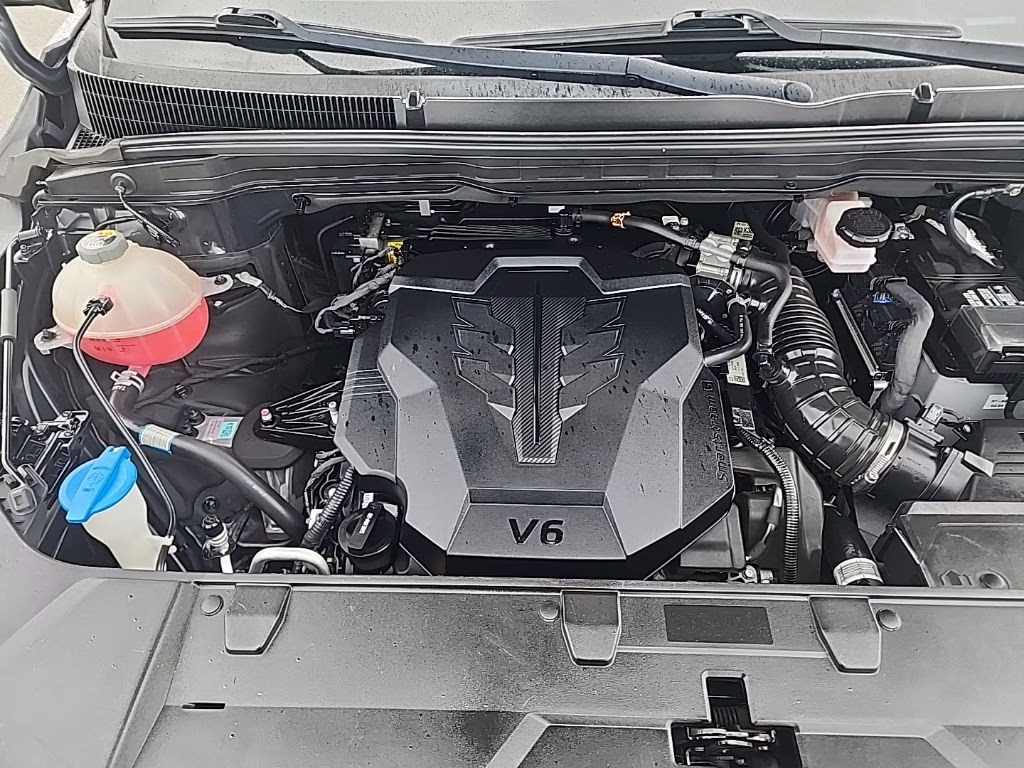 2022 Black Kia Carnival LX FWD Van