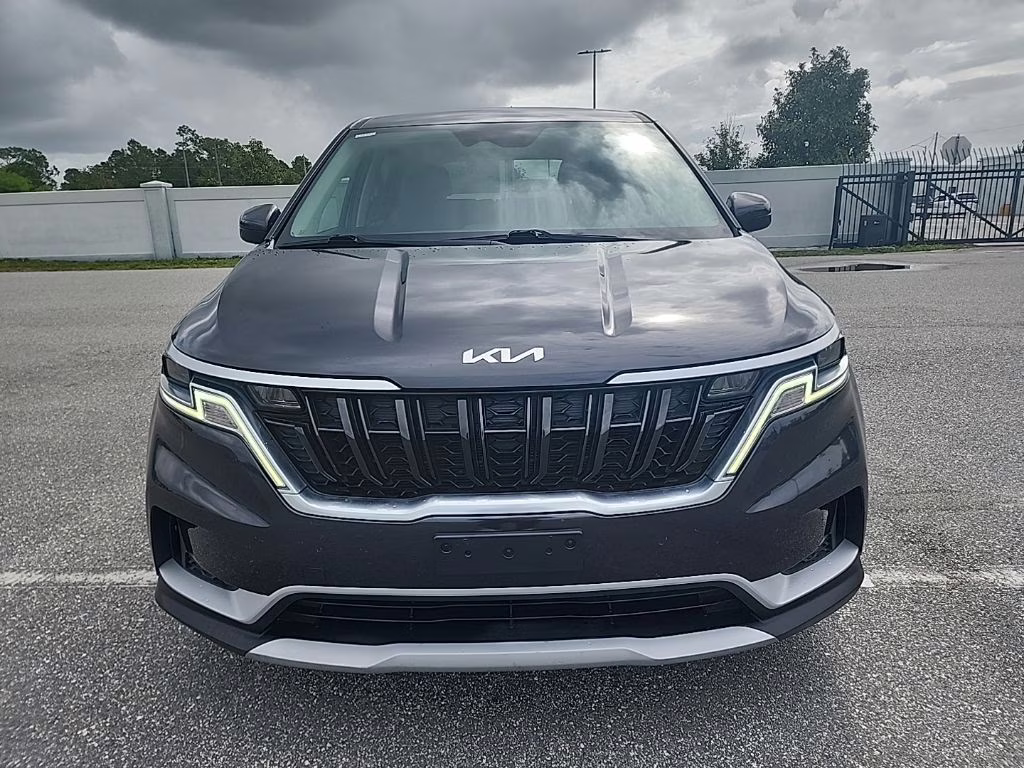 2022 Black Kia Carnival LX FWD Van